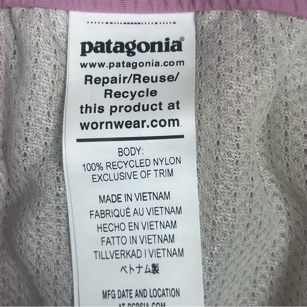 NWT Patagonia Women LARGE Barely Baggies Shorts 2.5” Outdoor Hiking Quick Dry - Picture 9 of 15